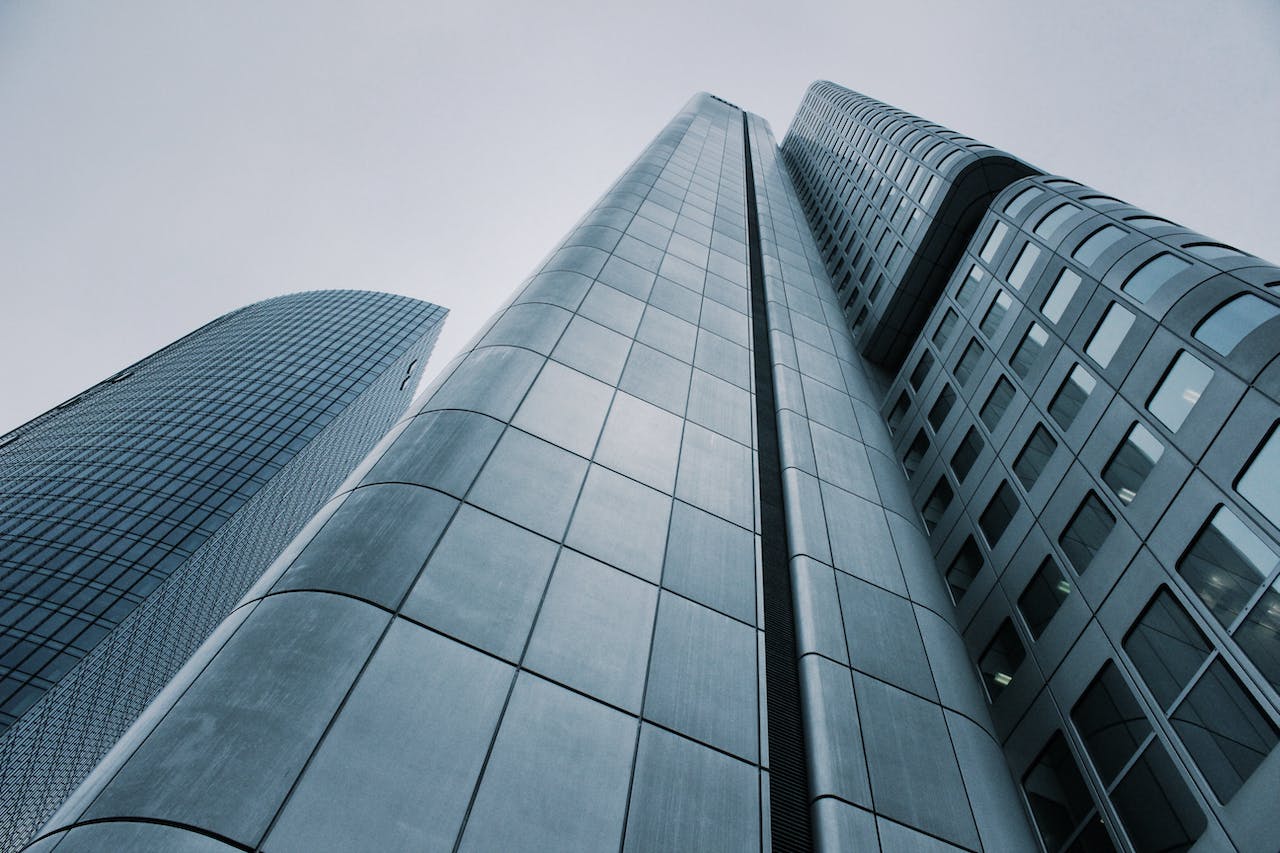 Corporate & <strong>Commercial Law</strong>